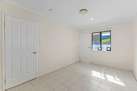 Perfectly located 3 bedroom home - Photo 3