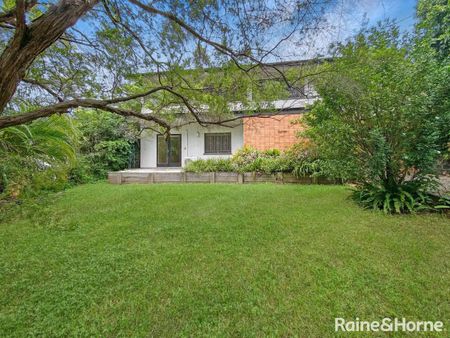 Spacious 5-Bedroom Residence in Prime St Lucia Location - Photo 5