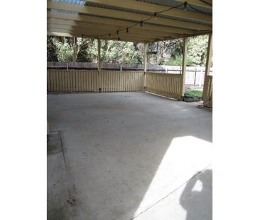 Looking for a family home in a convenient location? - Photo 3