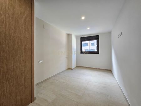 Apartamento de alquiler en Calle Bailarín José Espadero, 11, Alicante, Spain, 11, Garbinet - Parque de las Avenidas - Photo 2