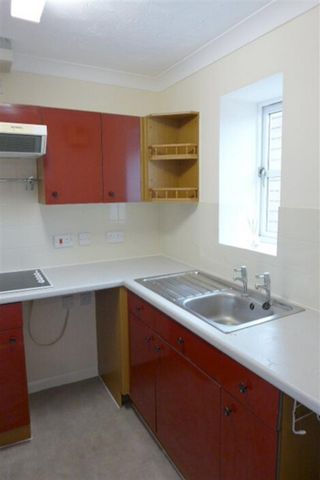 2 bedroom retirement property to rent - Photo 5