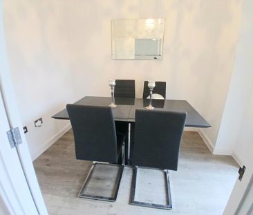 3 bedroom flat to rent - Photo 3