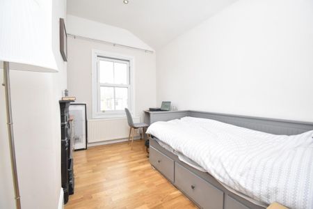 3 bedroom terraced house to rent - Photo 2