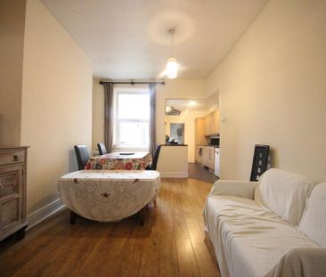 3 bedroom end of terrace house to rent - Photo 1