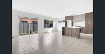 Freshly updated three bedroom home in prime Mernda location - Photo 3