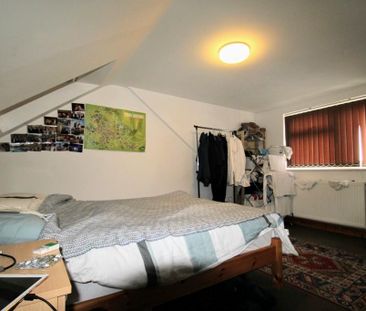 5 bedroom end of terrace house to rent - Photo 6