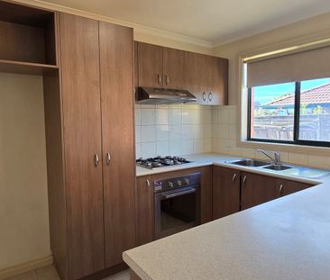 Neat 2 Bedroom Unit - Photo 5