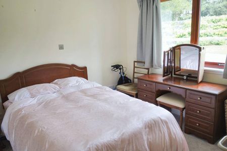 1 bedroom retirement property to rent - Photo 3