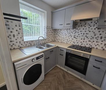 2 bedroom flat to rent - Photo 4