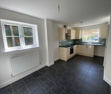 2 bedroom end of terrace house to rent - Photo 5