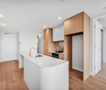 Contemporary Living with Balcony Views & Top Convenience - Photo 4