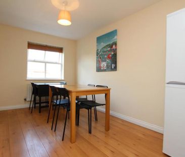 *** STUDENT HOUSE *** A six double bedroom student house offered on... - Photo 4