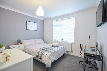 5 bedroom terraced house to rent - Photo 3