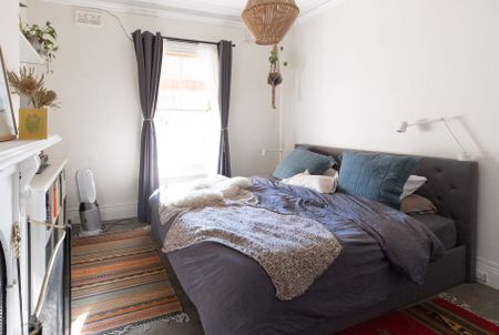 Charming Fitzroy Terrace with Sunlit Living & Entertainer’s Courtyard - Photo 3