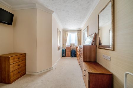 New Hall Lodge, Sutton Coldfield - Photo 5