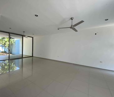 Casa de 4 recámaras, con amplios espacios, ubicada en Conkal. - Photo 1