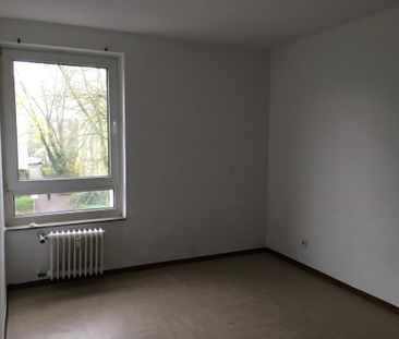 Drei Zimmer mit Balkon und Wannenbad - Photo 1