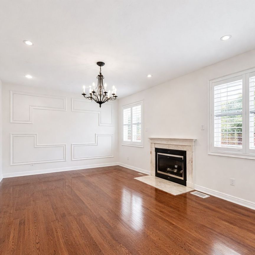 For Lease - 5 Victoria Wood Avenue, Markham, Ontario - Photo 1