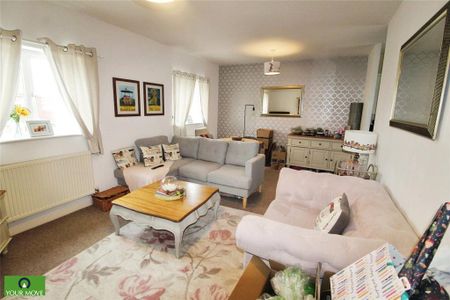 2 bedroom flat to rent - Photo 3