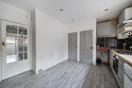 3 bedroom maisonette to rent - Photo 5