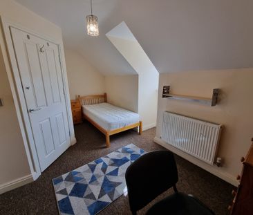 5 Bed Student Accommodation - Photo 4