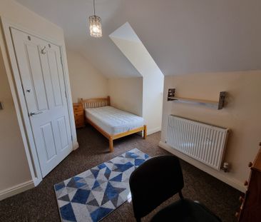 5 Bed Student Accommodation - Photo 1