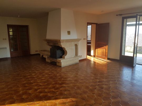 Maison de 135m2 à louer sur Sauveterre - Photo 1