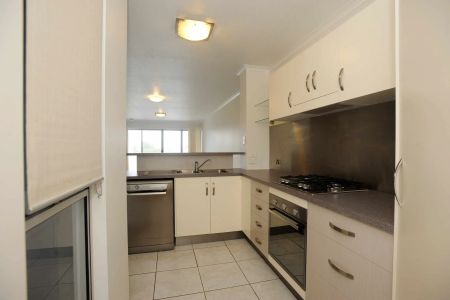 Unit 42/11-17 Stanley Street, Townsville City. - Photo 3