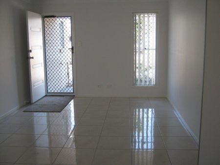 PET FRIENDLY! NEAR NORTH LAKES! - Photo 2