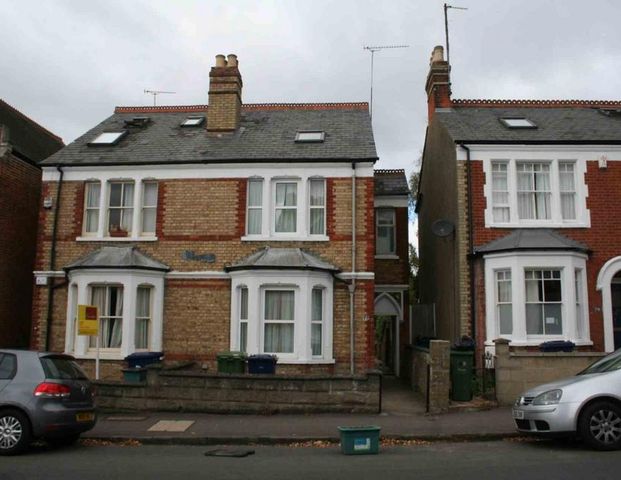 4 bedroom semi-detached house to rent - Photo 1