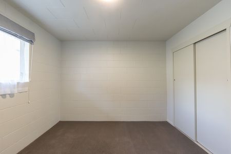 Two Bedroom Unit Close to City Centre - Photo 4