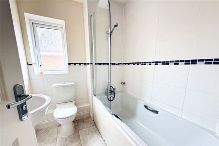 Starlings Roost, Bracknell, Berkshire, RG12 - Photo 3