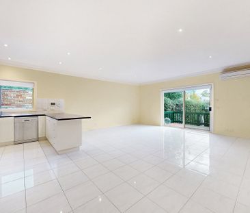 Contemporary Comfort and Prime Position in the Heart of Essendon - Photo 6
