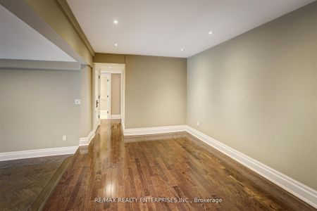 Detached Home For Lease | W7396014 - Photo 4