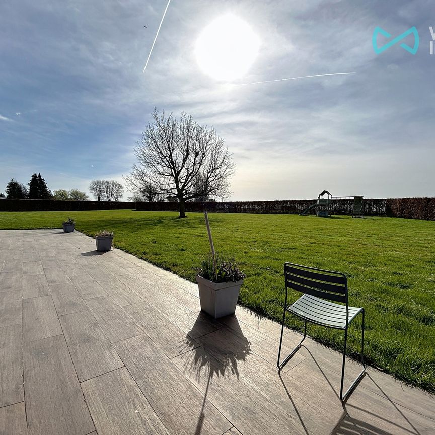 Villa met vier slaapkamers in Sint-Pieters-Leeuw - Photo 1