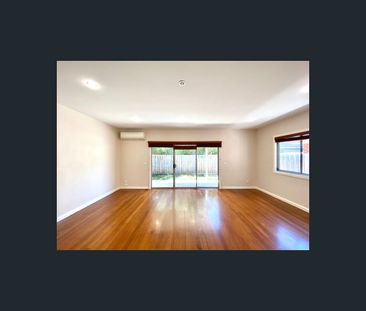 16B Laura Grove, Avondale Heights, Vic 3034 - Photo 3