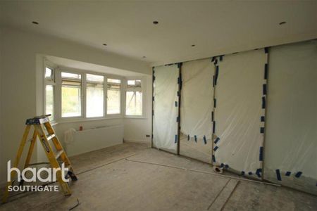 4 bedroom detached house to rent - Photo 2