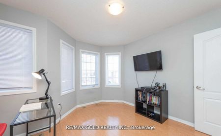 For Lease - 812 Herman Way, Milton, Ontario - Photo 2