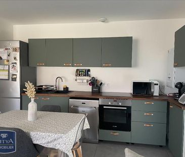 Location Appartement 3 pièces 62m² COLOMBIER SAUGNIEU 69124 - Photo 4