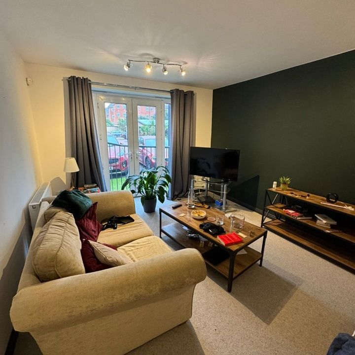 Room in a Shared Flat, Quebec Quay, L3 - Photo 1