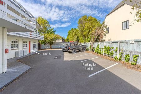 Your Dream Executive Suite with Fiber WiFi - Photo 2