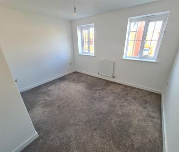 3 bedroom end of terrace house to rent - Photo 4