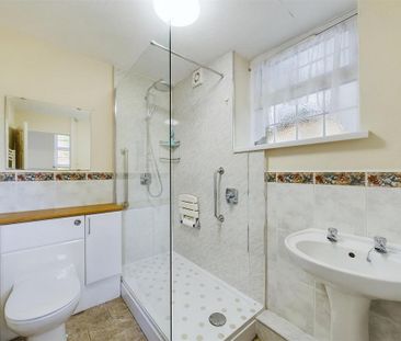 2 bedroom end of terrace house to rent - Photo 5