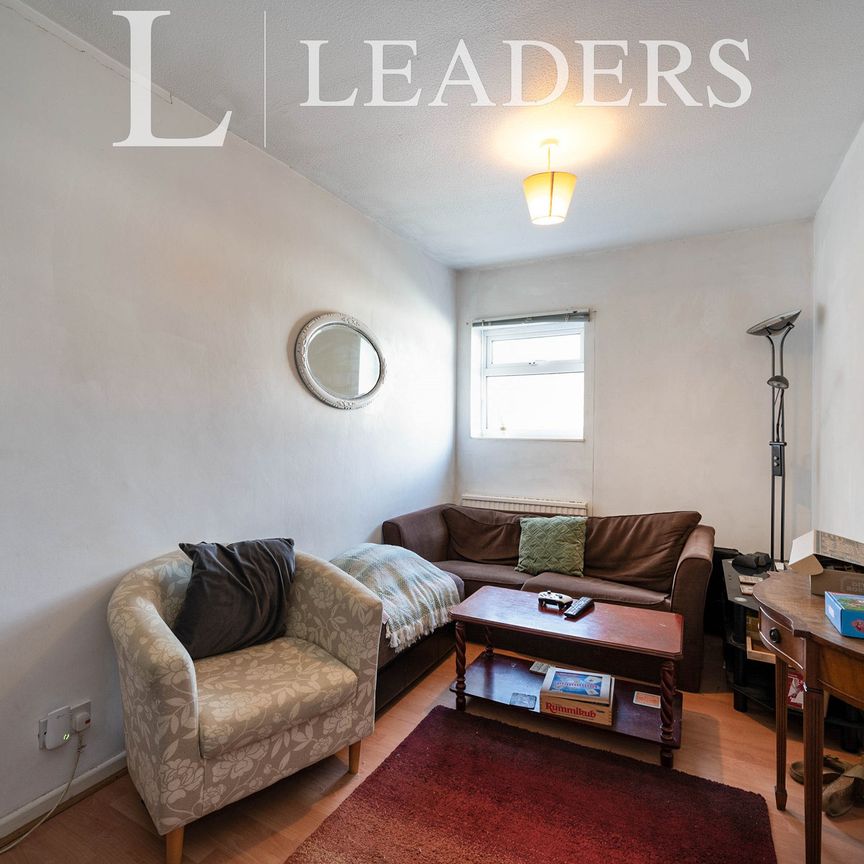 4 bedroom house to rent Worthing Road, Southsea, PO5 - Photo 1