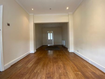 4 bedroom terraced house to rent - Photo 4