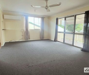 Generous Living Across Five Bedrooms - Photo 2