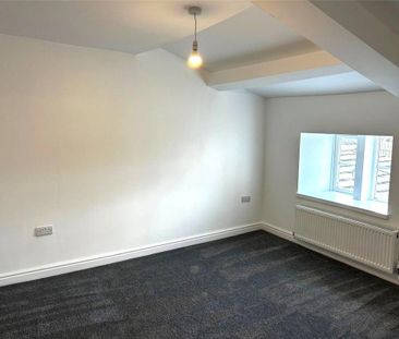 2 bedroom semi-detached house to rent - Photo 2