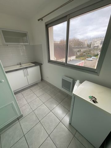 Location Appartement 1 pièce 26m² BOURGES 18000 - Photo 5