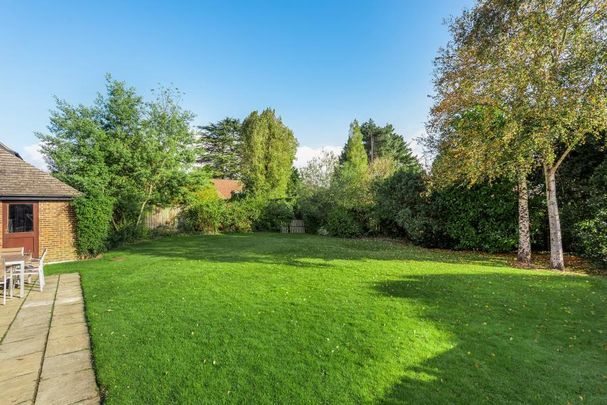 5 bedroom detached house to rent - Photo 1