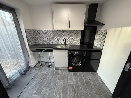 Studio to rent - Photo 3